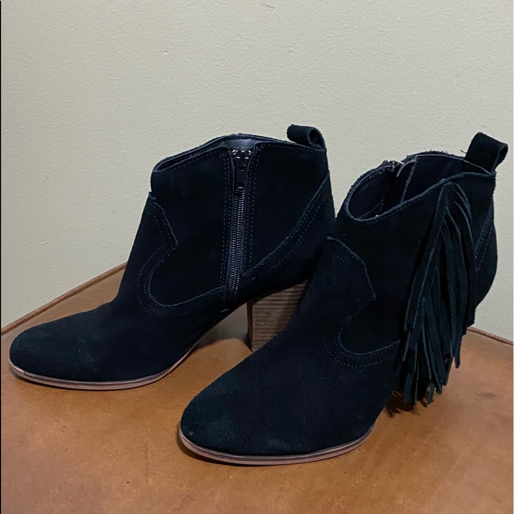 Steve Madden zip up suede fringe bootie